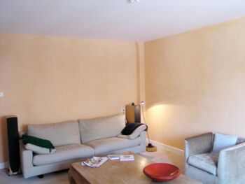 Wohnzimmer mit lasierten Wänden Wohnzimmer mit lasierten Wänden