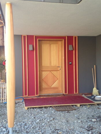 Magenta in Verbindung mit Naturholz Magenta in Verbindung mit Naturholz